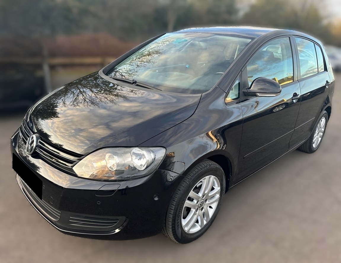 Фольксваген Гольф Плюс после замены радиатора печки в автотехцентре