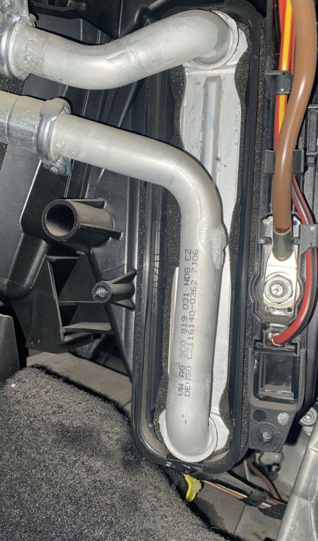 Замена радиатора печки Фольксваген Гольф Плюс