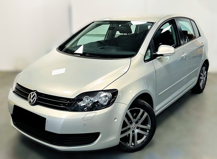 Фольксваген Гольф Плюс после замена салонного фильтра в автотехцентре