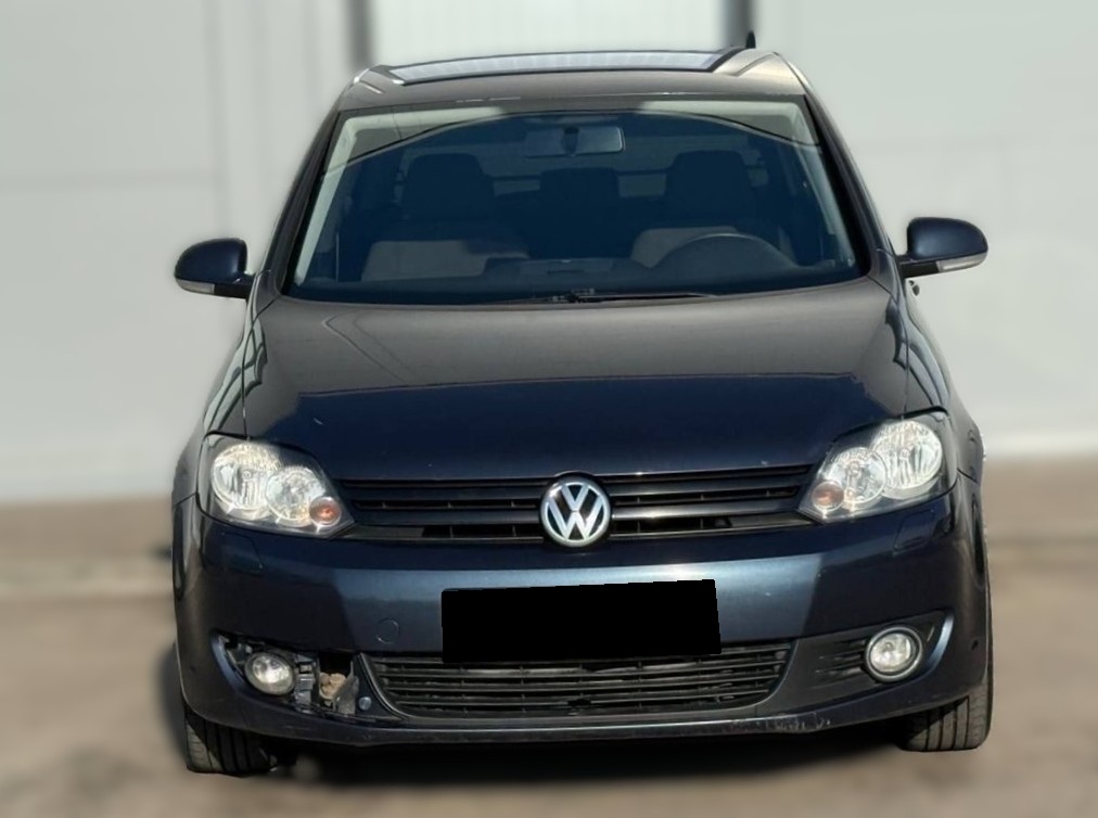 Фольксваген Гольф Плюс после замены стеклоподъемника в автотехцентре