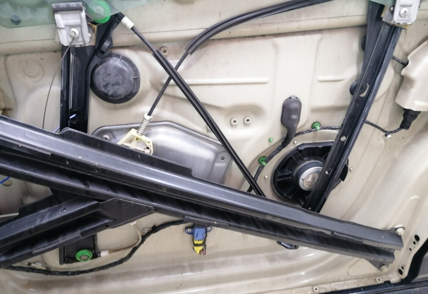 Замена стеклоподъемника Фольксваген Гольф Плюс