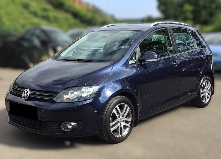 Фольксваген Гольф Плюс после заправки кондиционера в автотехцентре