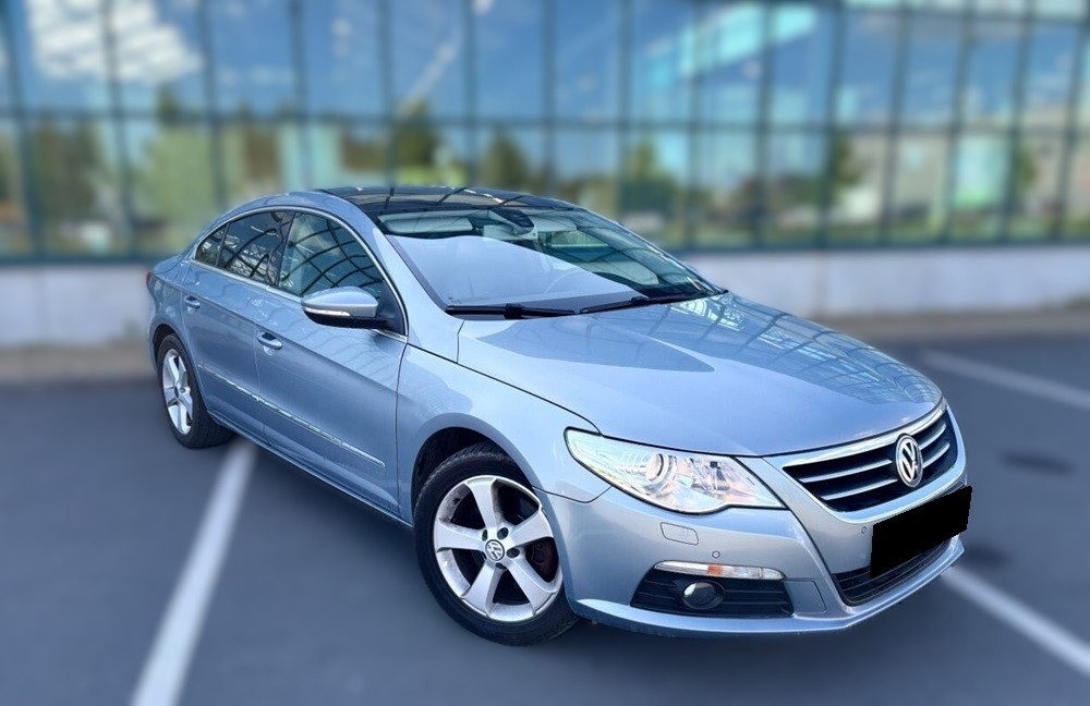 Фольксваген Пассат СС после замены радиатора печки в автотехцентре