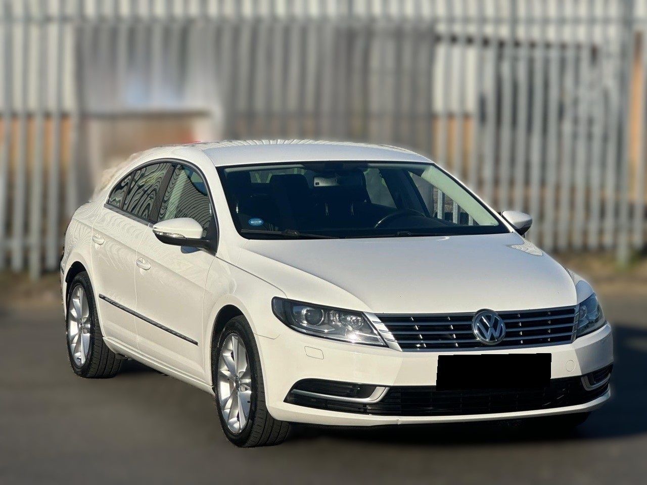 Фольксваген Пассат СС после замены салонного фильтра в автотехцентре