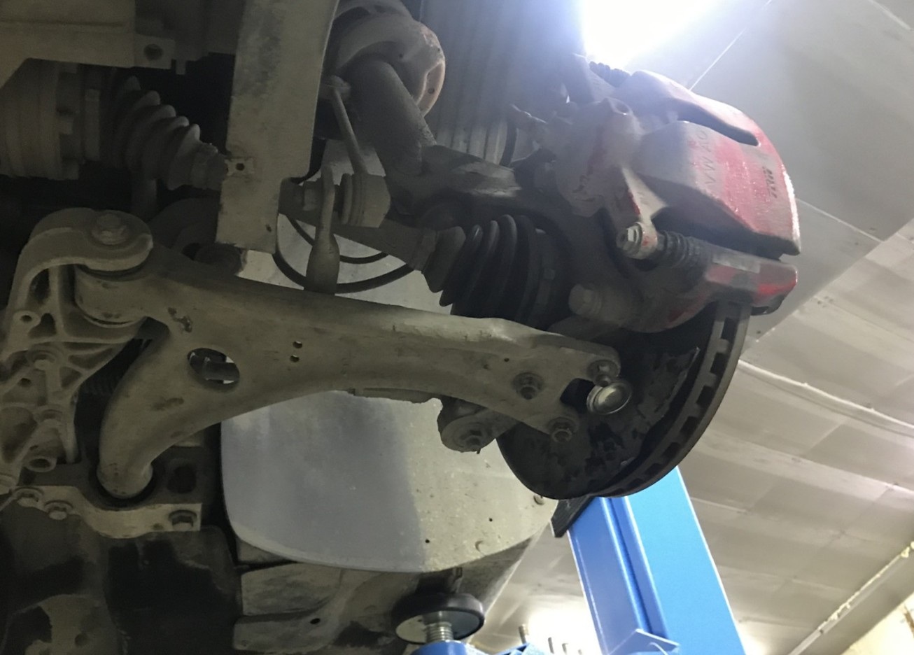 Замена шаровых опор Фольксваген Пассат СС