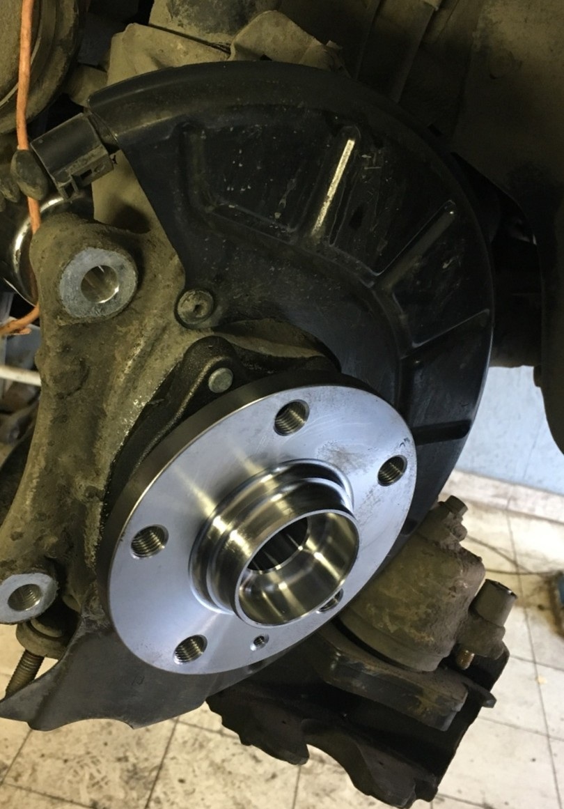 Замена ступицы Фольксваген Пассат СС