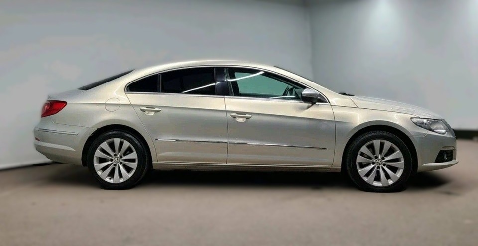 Фольксваген Пассат СС после замены тормозных колодок в автотехцентре