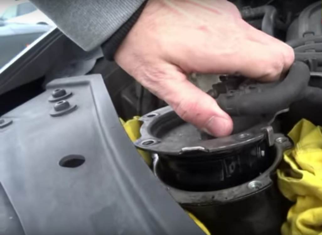 демонтаж топливного фильтра