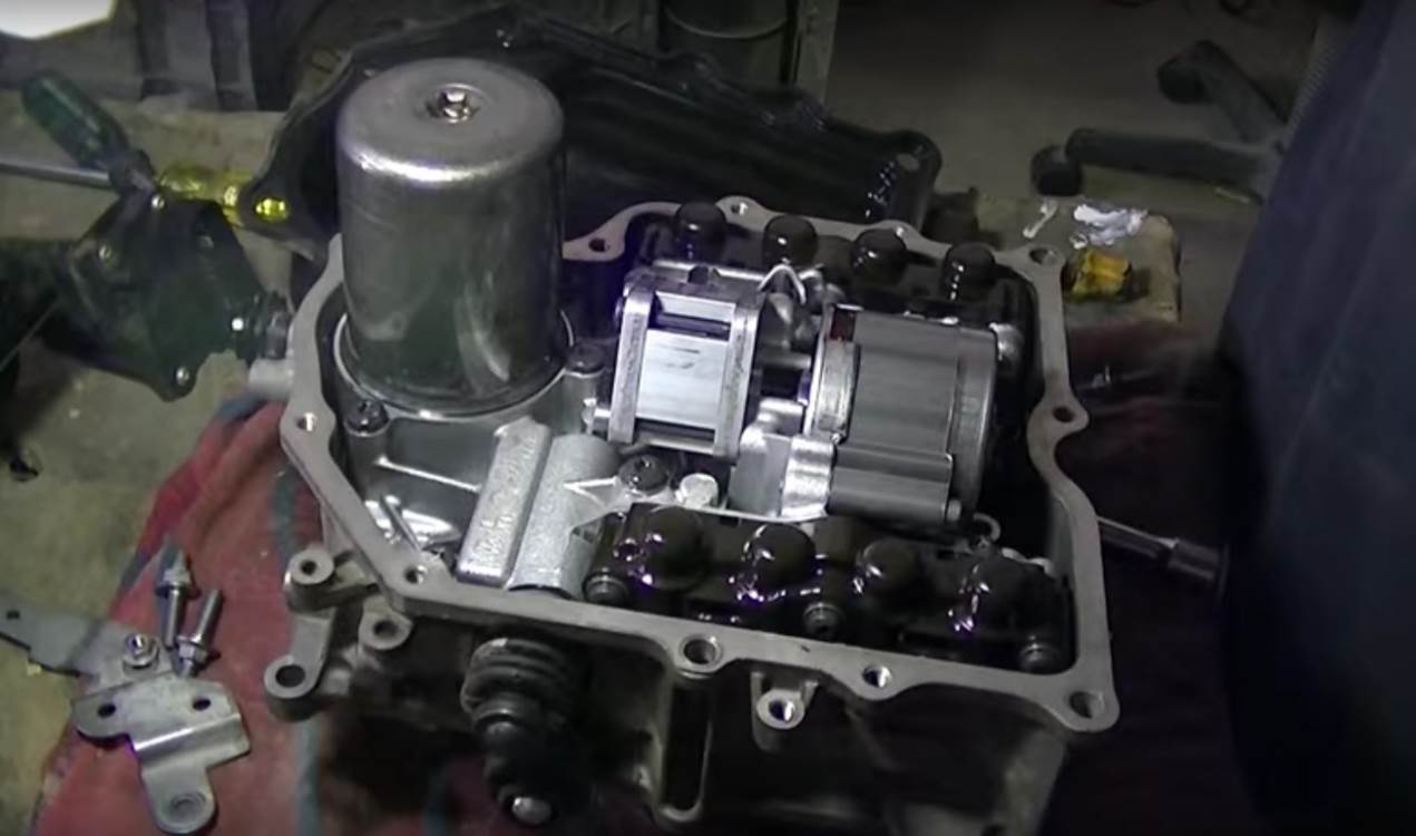 разобранная коробка  автомат