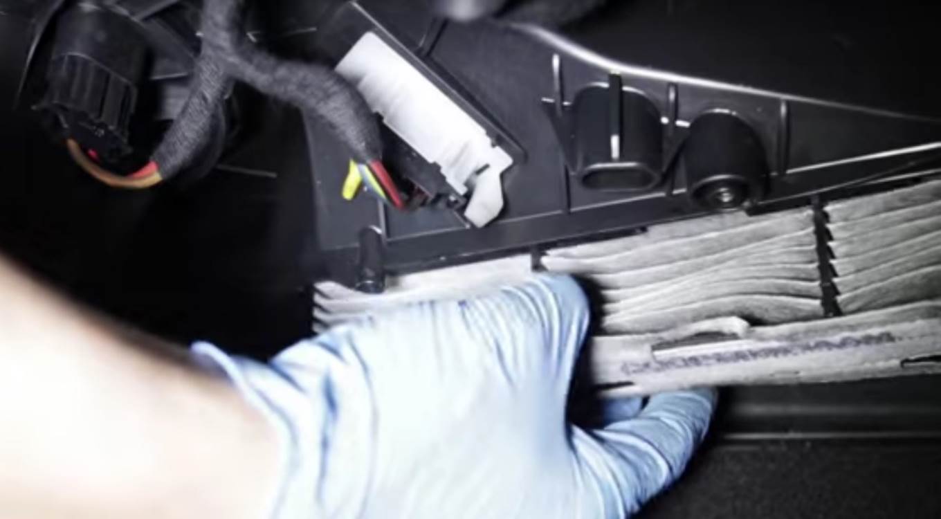 демонтаж фильтра салона