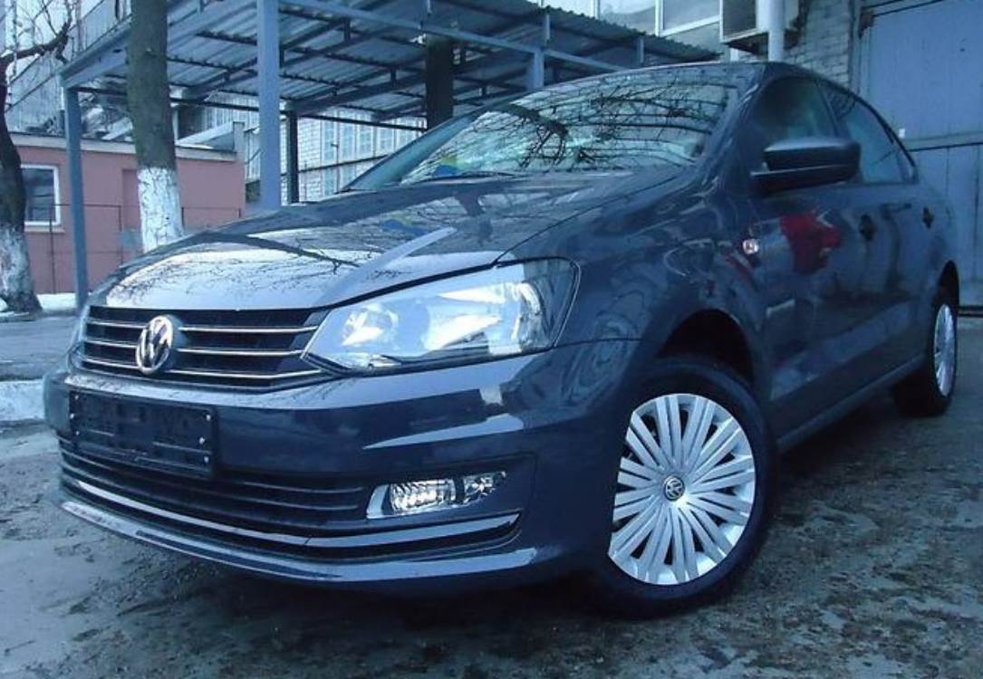 Фольксваген Поло синий