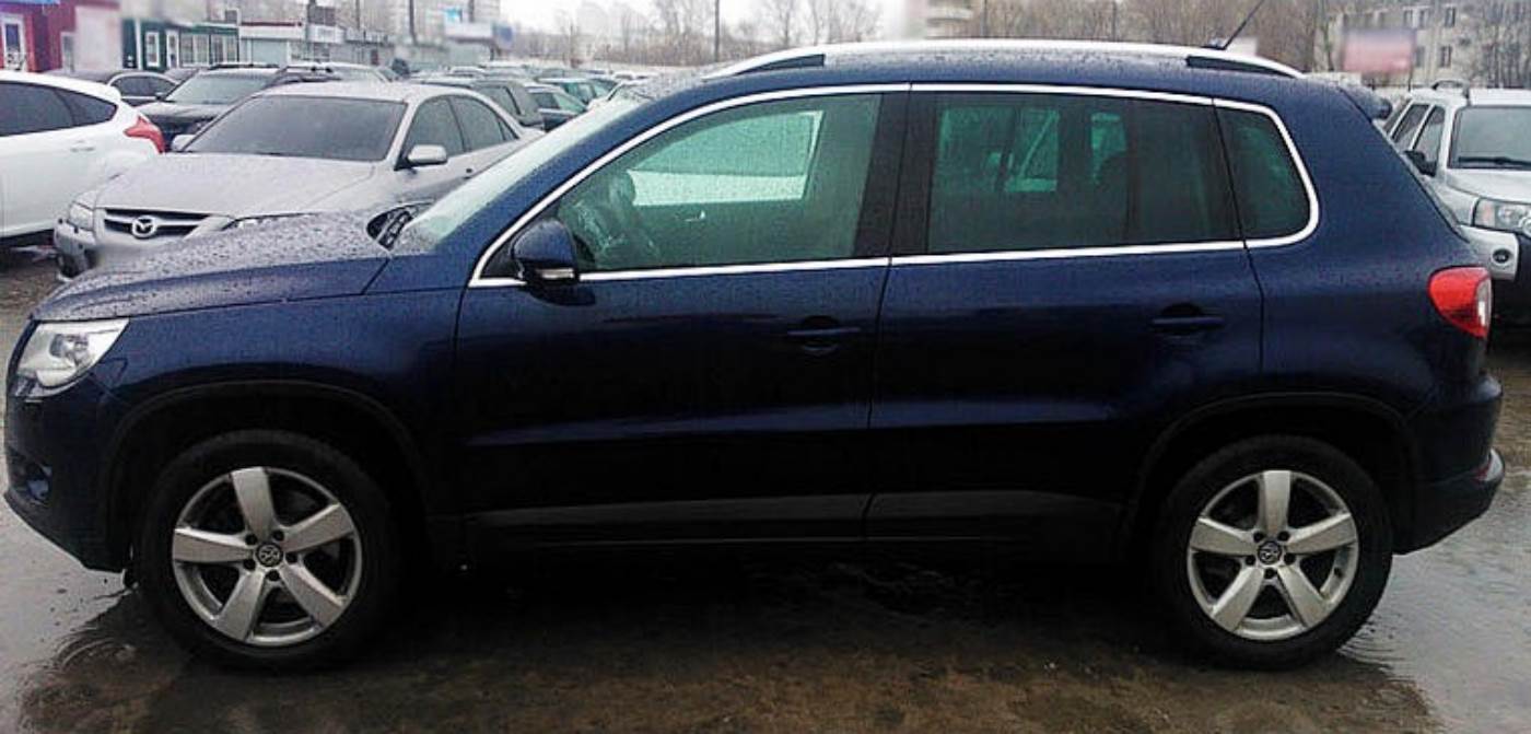 Фольксваген Тигуан сбоку