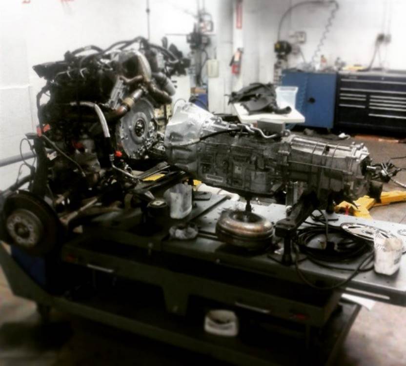 АКПП на ремонте в сервисе