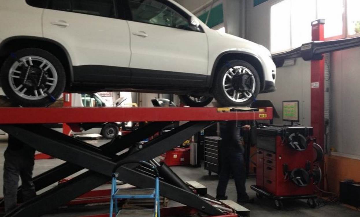 на установке угла колес