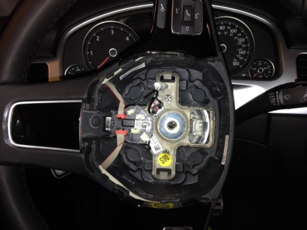 замена подушки безопасности на Фольксвагене Тауреге