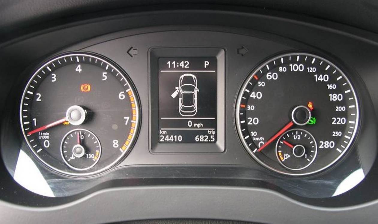 приборная панель Джетты