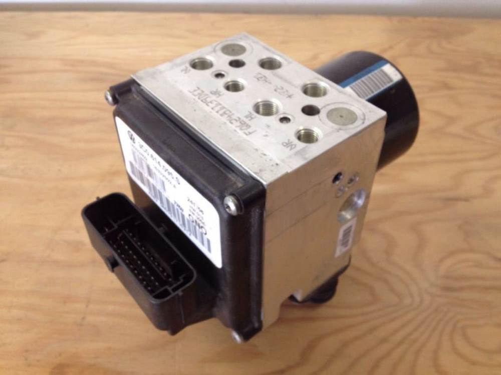 блок АБС на Фольксваген Пассат