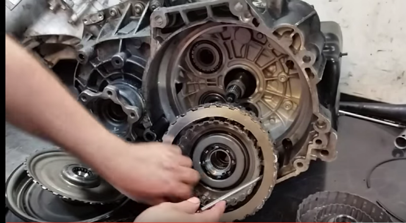 снятие сцепления на ДСГ коробке Фольксваген Пассат
