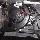 замена вентилятора печки Поло седан