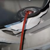 слив старого масла из АКПП Фольксваген