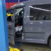 Фольксваген в процессе замены термостата