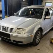 Фольксваген Джетта IV в автотехцентре для замены насоса ГУР