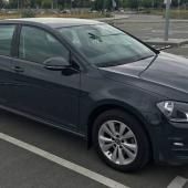 Фольксваген Гольф на улице