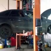 Фольксваген Поло на подъемнике