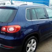 Фольксваген Тигуан на улице