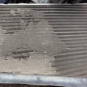 грязный радиатор охлаждения