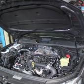 Фольксваген Туарег с открытым капотом