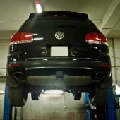 Фольксваген Туарег на подъемнике