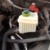 Подготовка Фольксваген к замене жидкости гидроусилителя руля