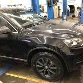 Подготовка Фольксвагена к замене подушки двигателя