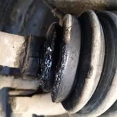 Повреждение, при котором нужна замена пыльника ШРУС Фольксваген