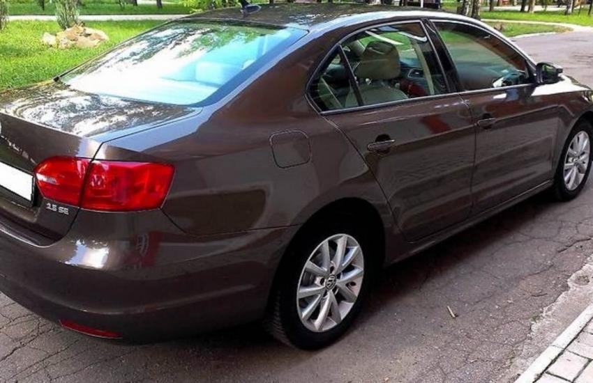 Джетта на улице