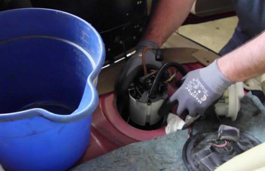 демонтаж топливного насоса