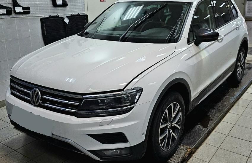 Подготовка Фольксваген к ремонту стеклоподъемника