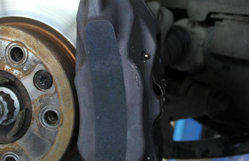 тормозной диск с суппортом