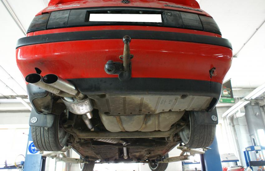 Фольксваген на подъемнике