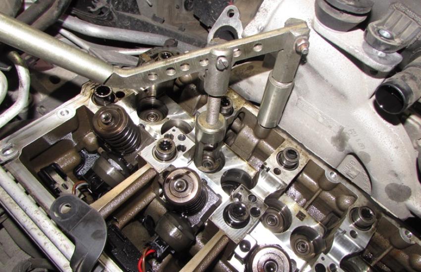 Рассухаривание клапана для замены маслосъемного колпачка