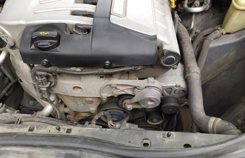 Ремень привода навесных агрегатов на двигателе