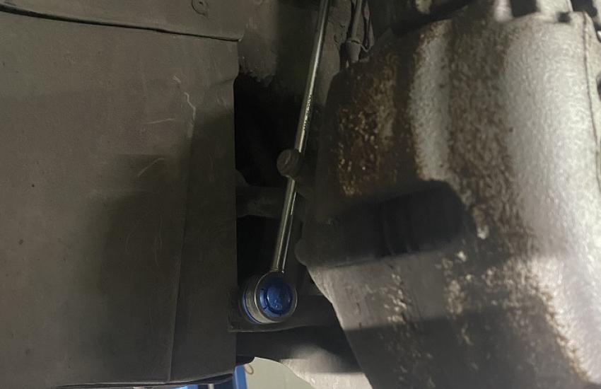 Замена стоек стабилизатора Фольксваген