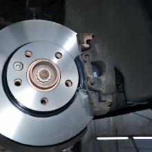 Замена тормозных дисков