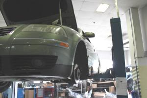 б5 в автотехцентре на ремонте