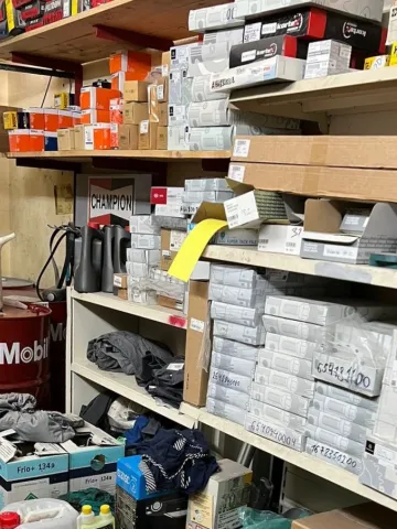 склад автозапчастей